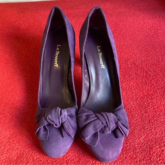 LK BENNETT Sz 38 Velvet Suede Bow At Front Rounded Toe Pumps Heels - Picture 2 of 10